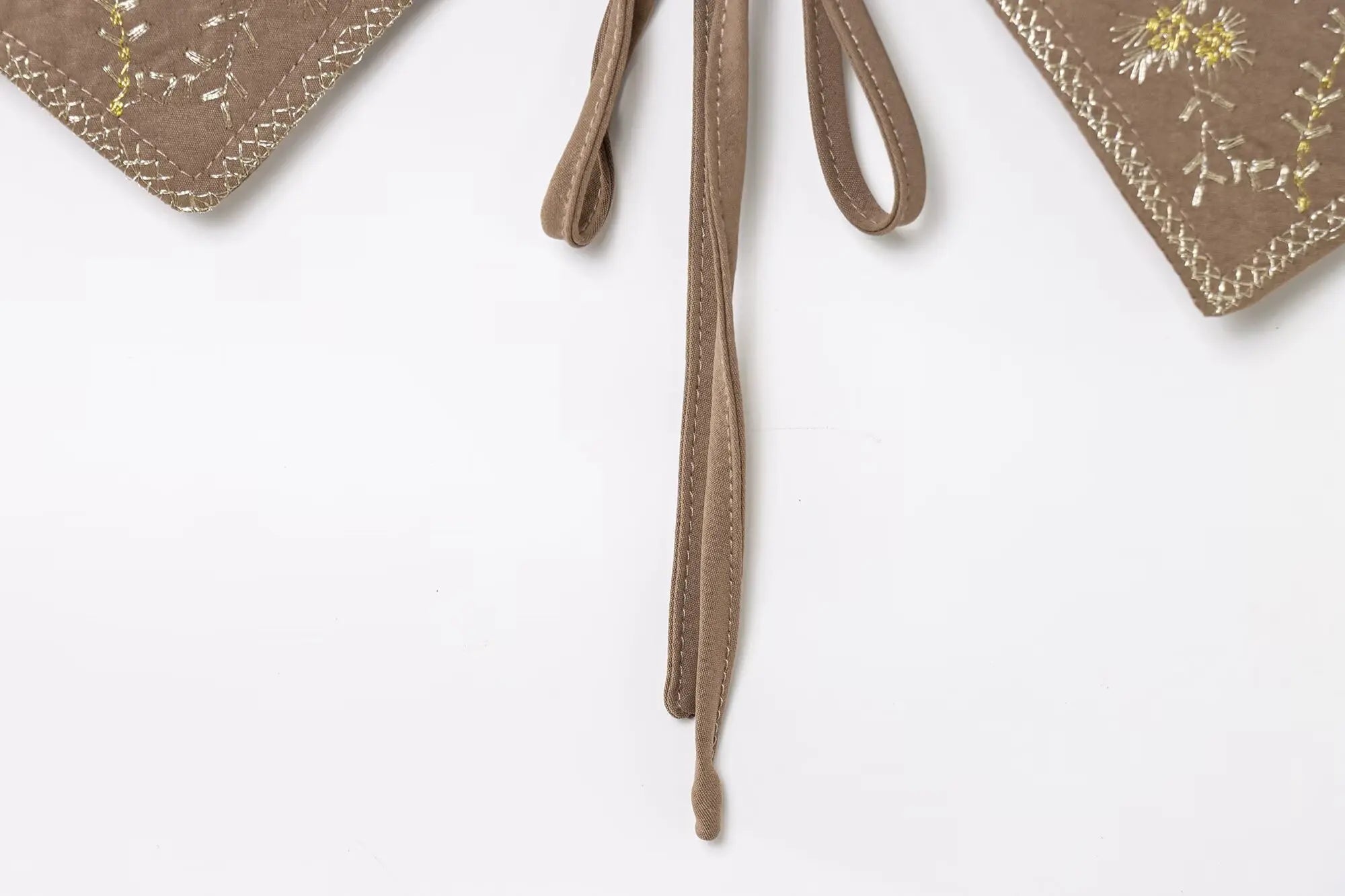 TRAFZA Female Summer Sexy Sling Tops Light Brown V-Neck Sleeveless Embroidery Lace-Up Decoration Women's Fashion Short Tops