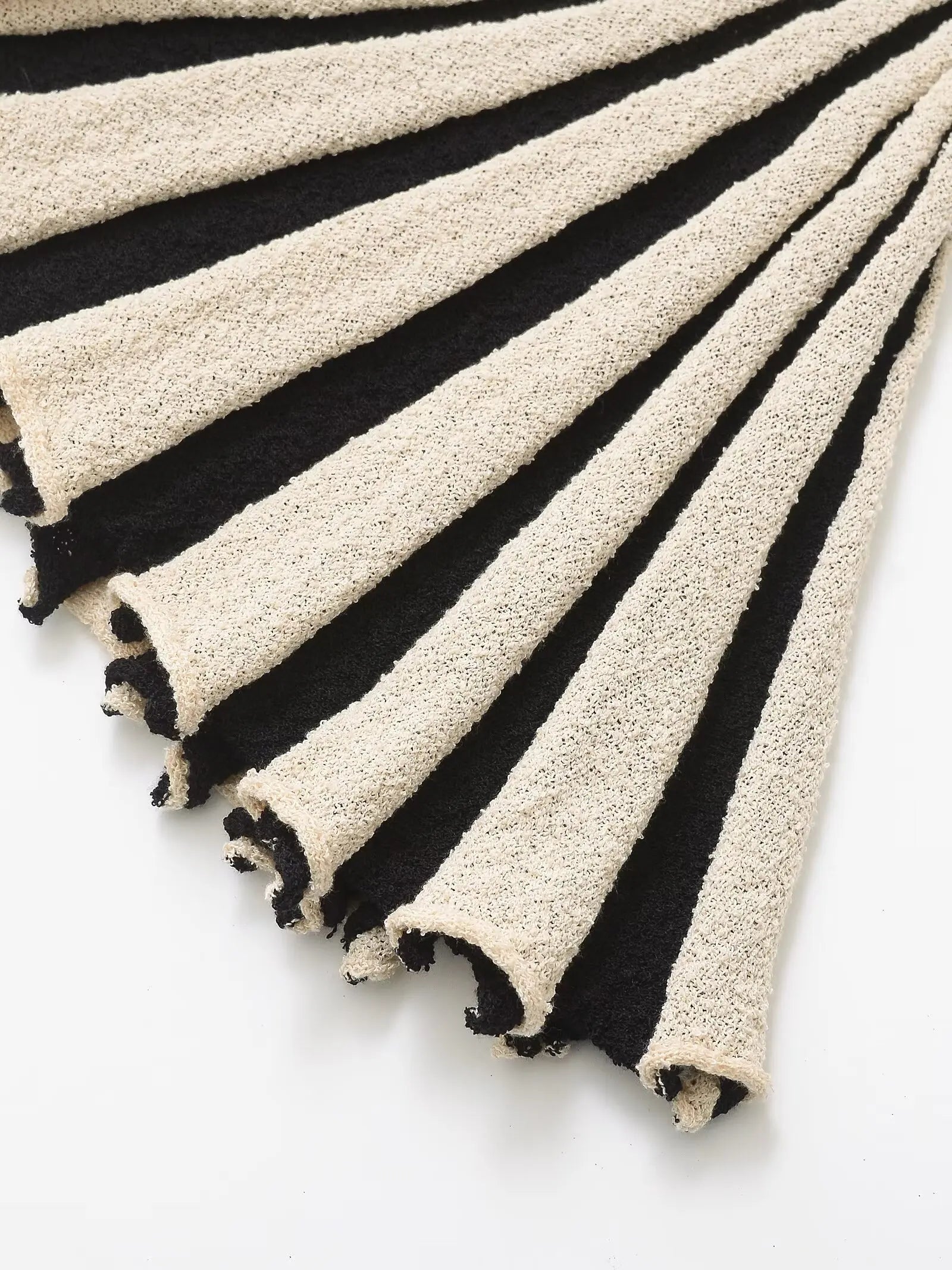 PB&ZA2025 Summer New Women's Striped Cut Drop Shoulder Sleeveless Knitted Jacket Top + Spliced Cut Knitted Casual Pants