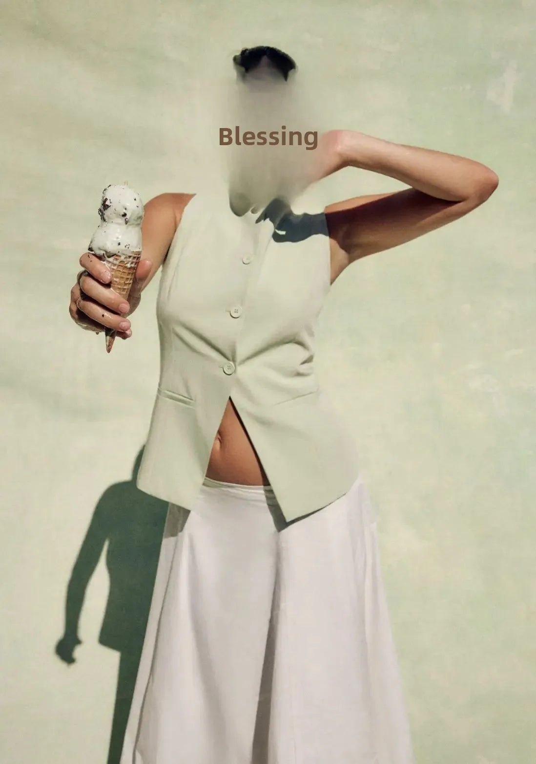 Fashionable Slim Fit Solid Color Commuter Vest for Women Comfortable Polyester Fiber Crew Neck Design Chinese Brand