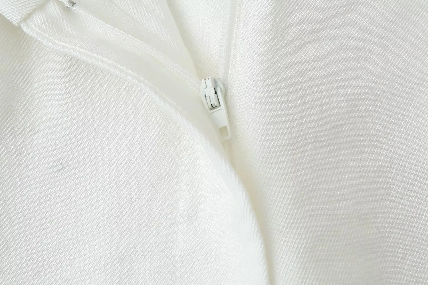 TRAFZA Women Pants Suit White Hanging Neck Collar Knot Decoration Top+Chic High Waist Side Pocket Zipper Pleated Wide-Leg Pants