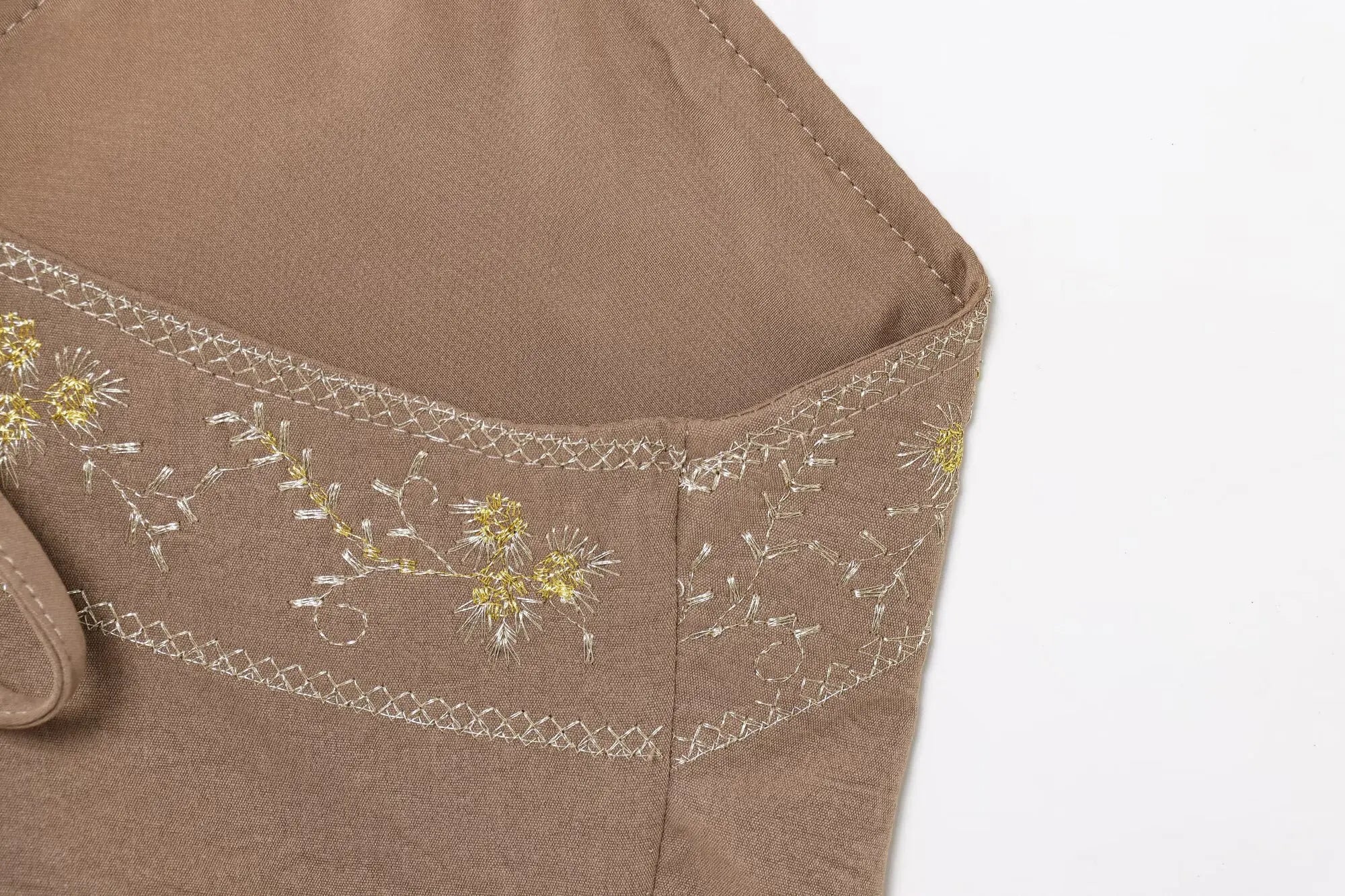 TRAFZA Female Summer Sexy Sling Tops Light Brown V-Neck Sleeveless Embroidery Lace-Up Decoration Women's Fashion Short Tops