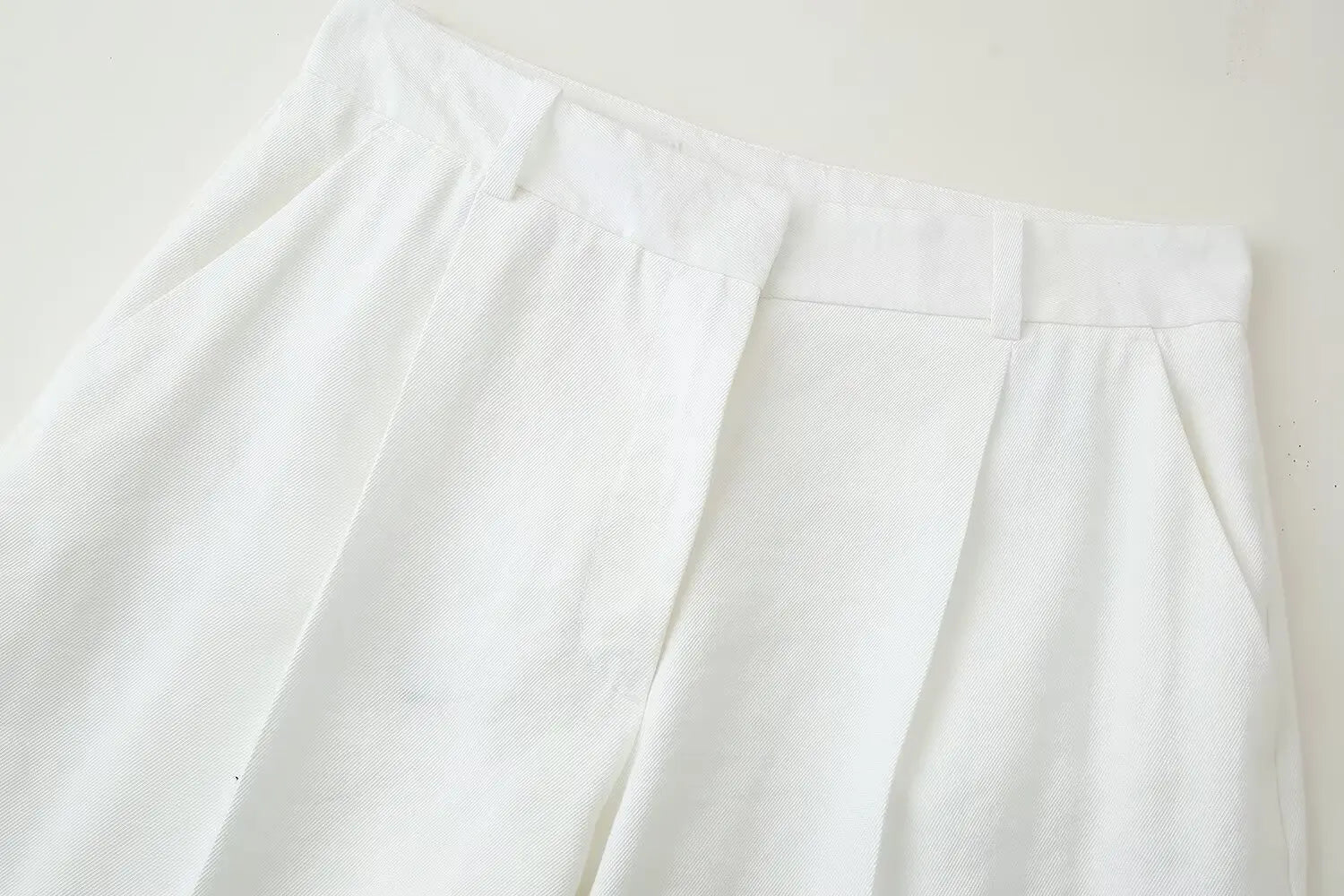 TRAFZA Women Pants Suit White Hanging Neck Collar Knot Decoration Top+Chic High Waist Side Pocket Zipper Pleated Wide-Leg Pants