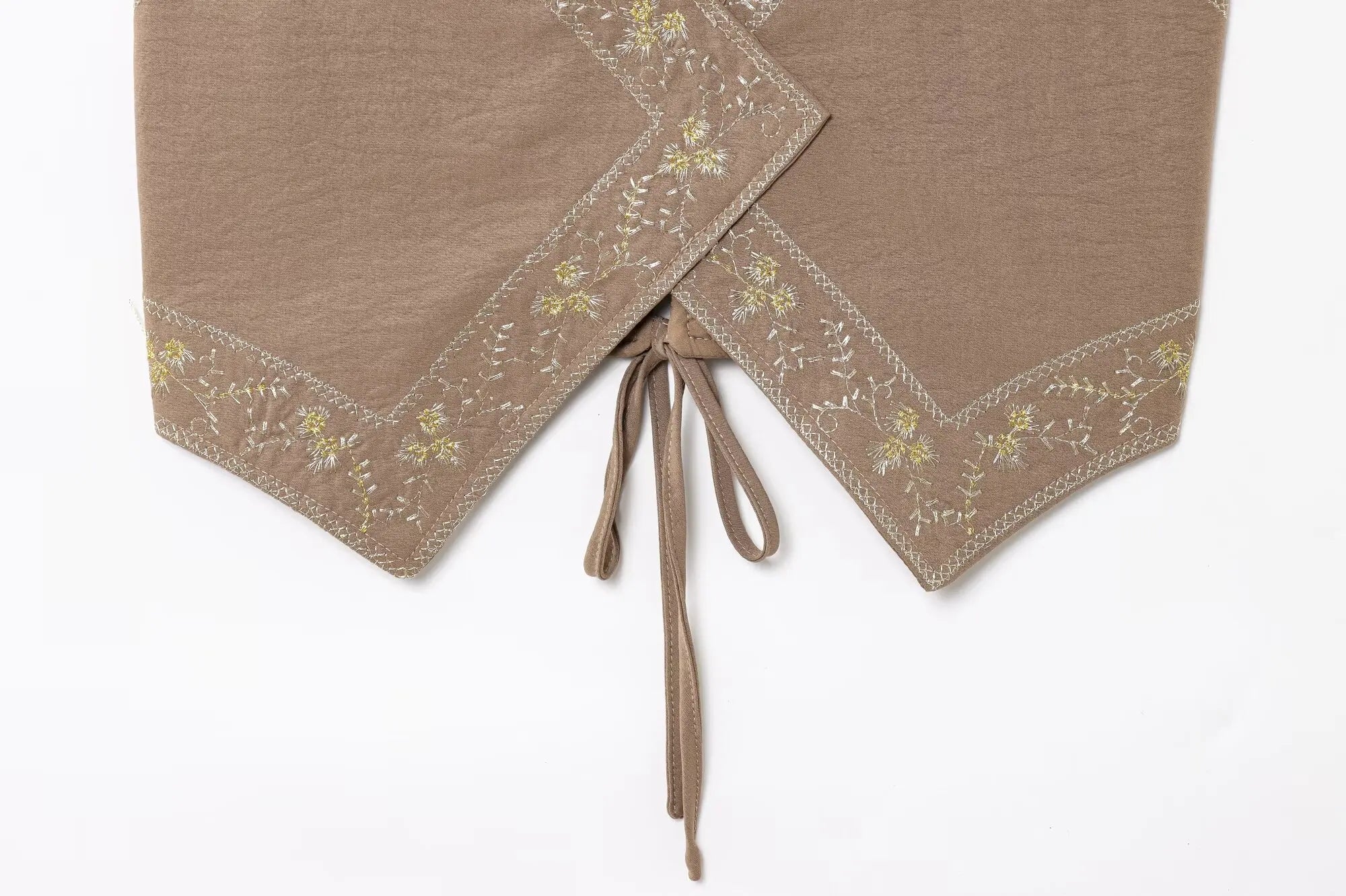 TRAFZA Female Summer Sexy Sling Tops Light Brown V-Neck Sleeveless Embroidery Lace-Up Decoration Women's Fashion Short Tops