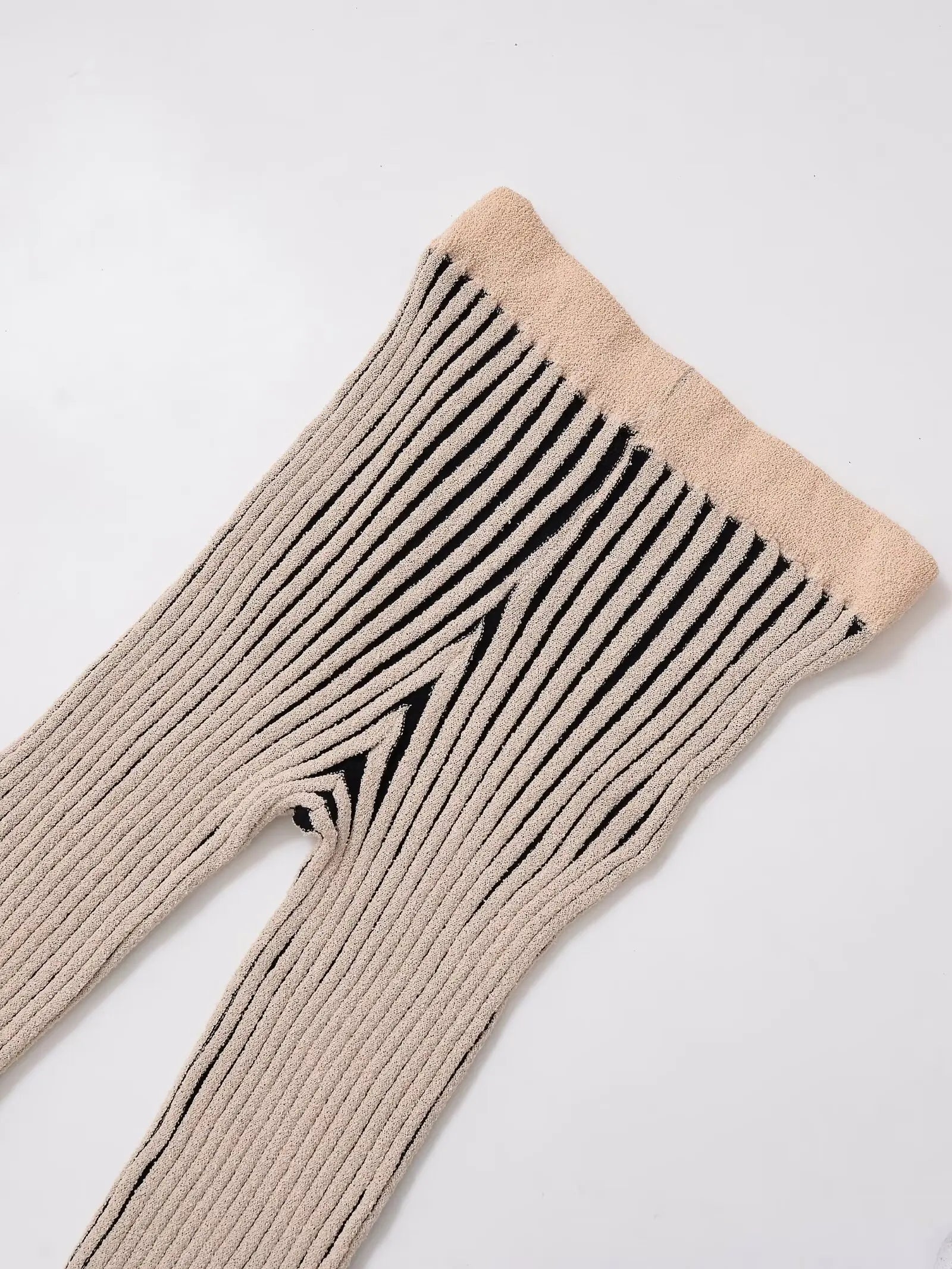 PB&ZA2025 Summer New Women's Striped Cut Drop Shoulder Sleeveless Knitted Jacket Top + Spliced Cut Knitted Casual Pants