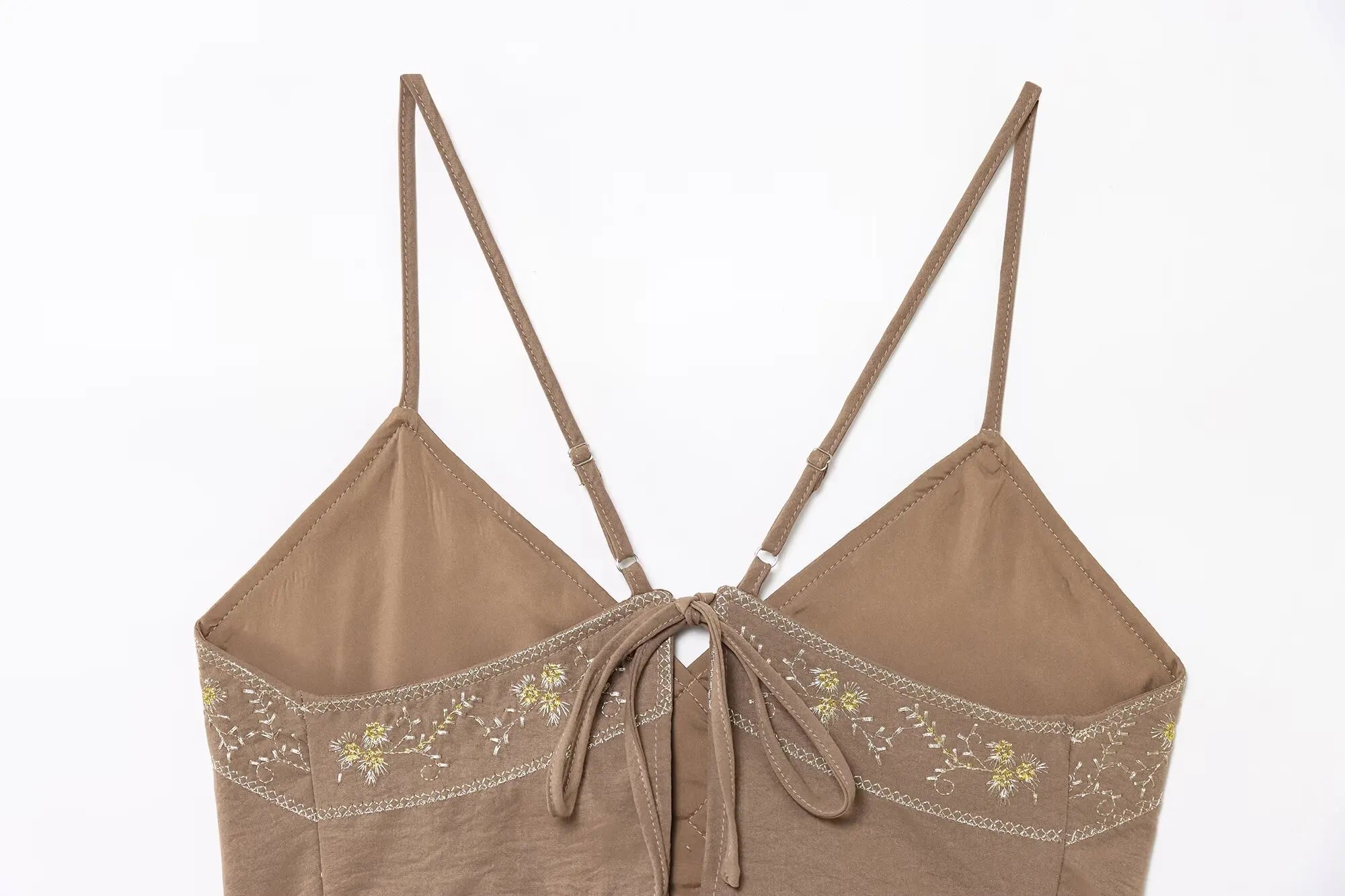 TRAFZA Female Summer Sexy Sling Tops Light Brown V-Neck Sleeveless Embroidery Lace-Up Decoration Women's Fashion Short Tops